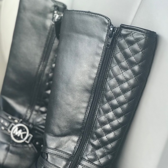 Black Michael Kors Winter Boot For Toddler Girls - Picture 8 of 8